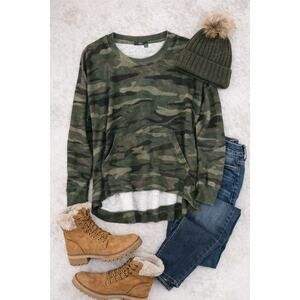 RDI Womens Medium Camo Thermal Top Hi-Low Hem Kangaroo Pocket Green NWOT